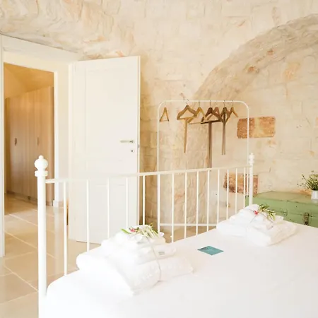 Trullo Delori With Infinity Pool Вилла *