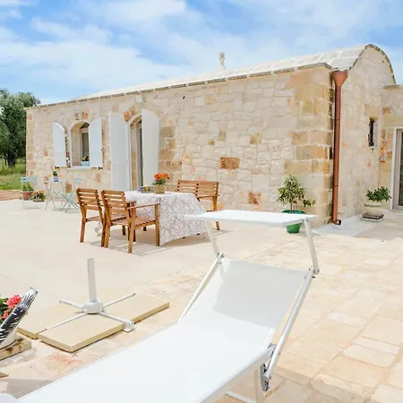Trullo Delori With Infinity Pool