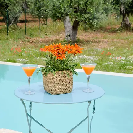 Trullo Delori With Infinity Pool Вилла *