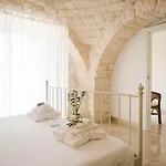 Trullo Delori With Infinity Pool