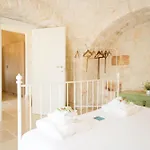 Trullo Delori With Infinity Pool Vila *