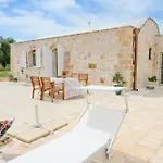 Trullo Delori With Infinity Pool