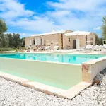 Trullo Delori With Infinity Pool *
