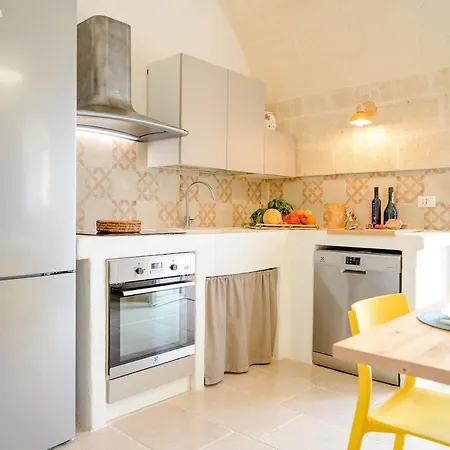 Trullo Delori With Infinity Pool Вилла