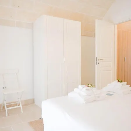 Trullo Delori With Infinity Pool Вилла *