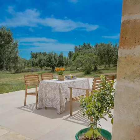 Trullo Delori With Infinity Pool *
